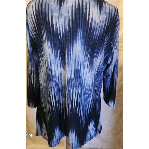 F58 Notations blue blouse with light embroidery pattern, longer at sides - Picture 10 of 10